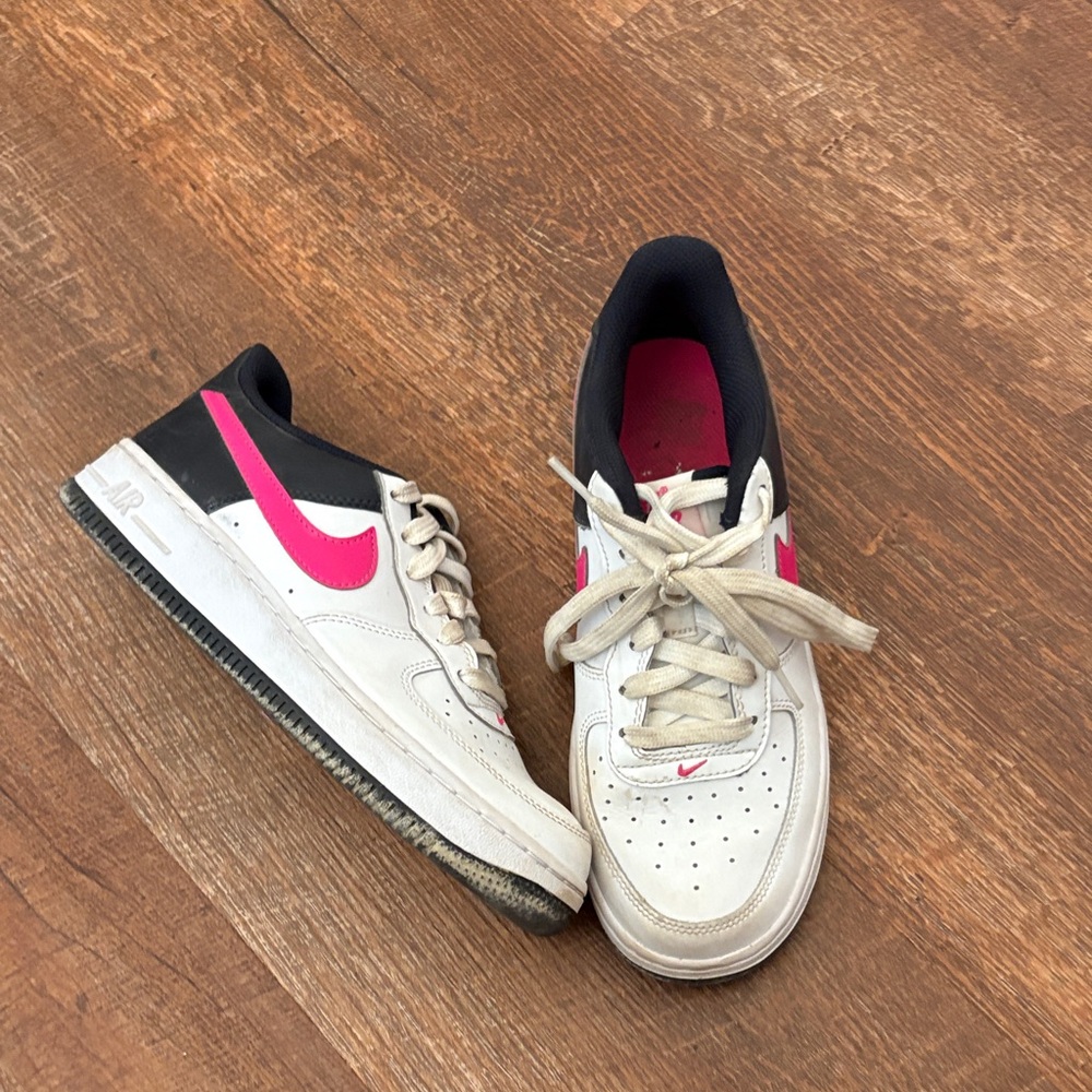 Nike Boys White and Pink Sneakers